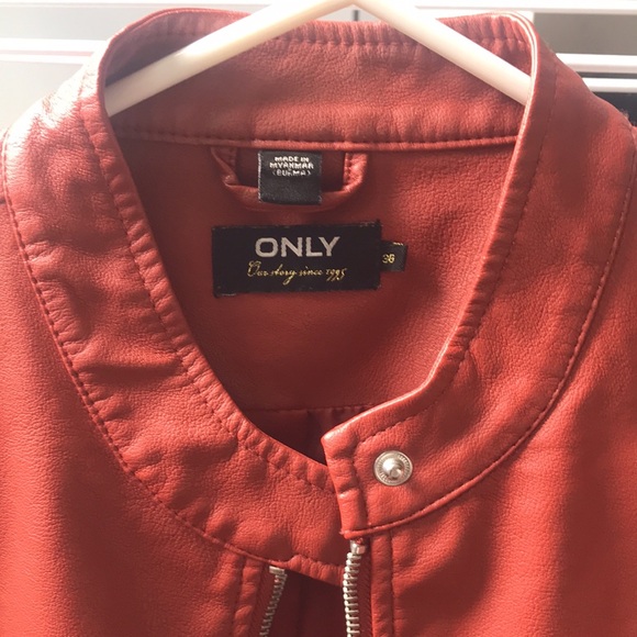 Burnt orange faux leather bomber/moto jacket - Picture 4 of 8